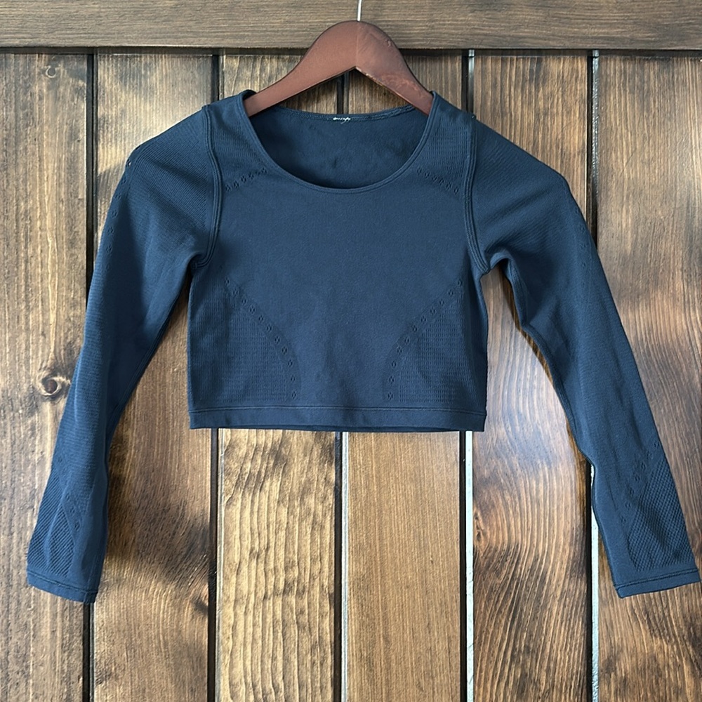lululemon athletica Women's Long Sleeve Cropped Top in Dark Navy